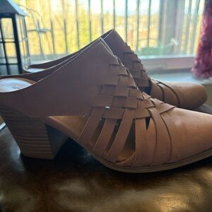 Universal Thread Brown Woven Mules